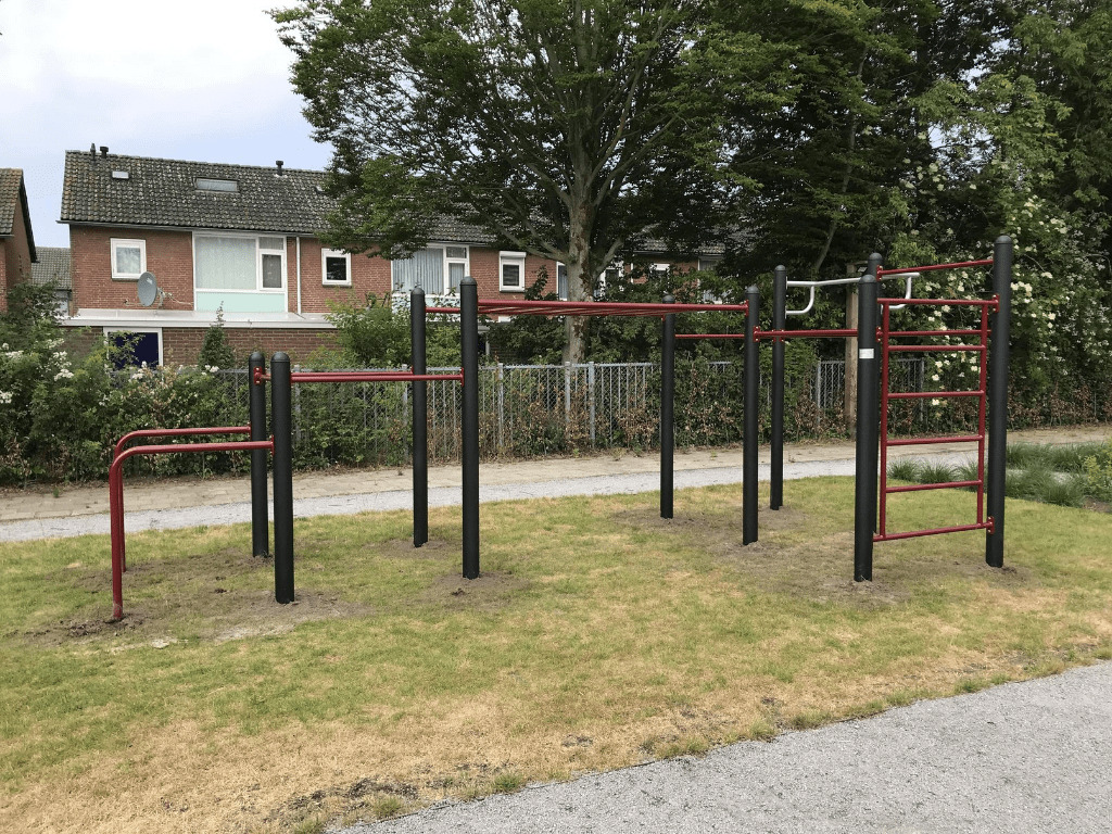 calisthenics outdoor sporttoestel bij Fysiotherapie Heusdenhout in Breda
