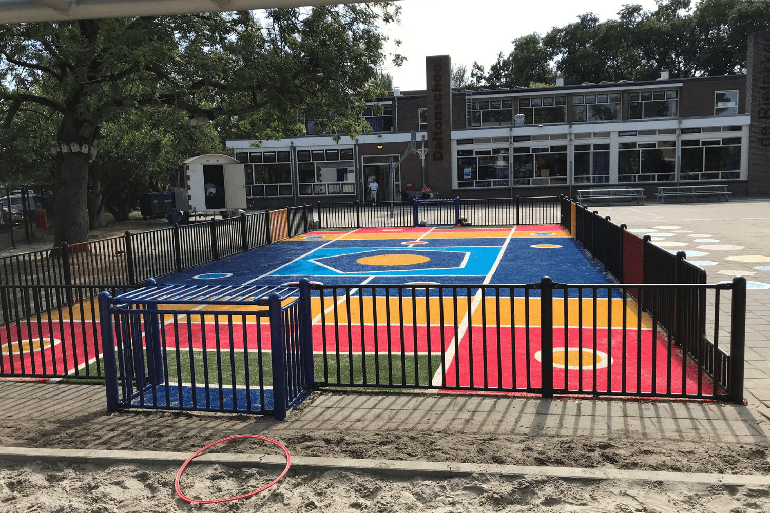 voetbalkooi op schoolplein bij basisschool De Rietakker in De Bilt